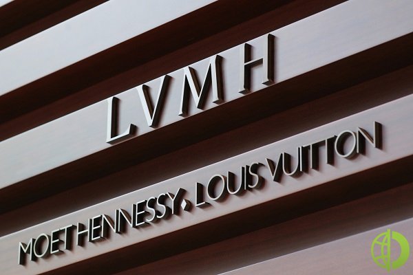 Tiffany в среду сообщила о подаче иска в суд штата Дэлавэр (США) в отношении LVMH из-за затягивания последней стадии процесса слияния