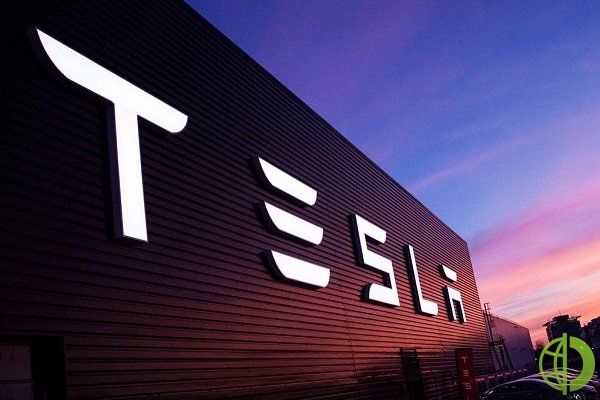 Во вторник акции Tesla закрылись ростом на 1% до $735,11