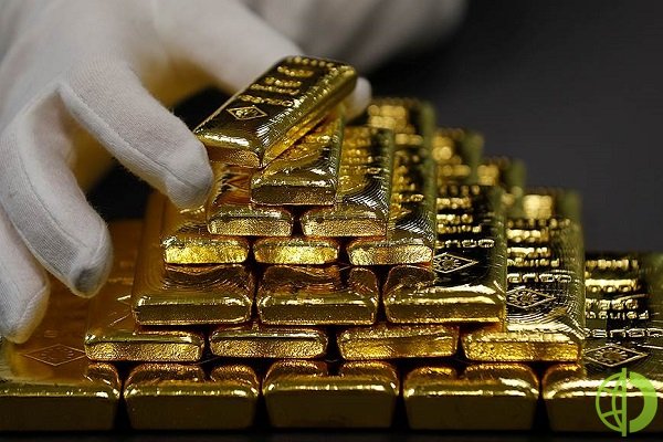 Спотовая стоимость золота поднялась на 0,2%
