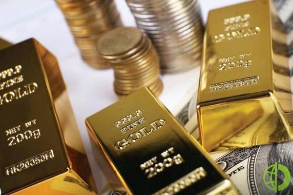 Спотовая цена золота поднялась на 0,3%