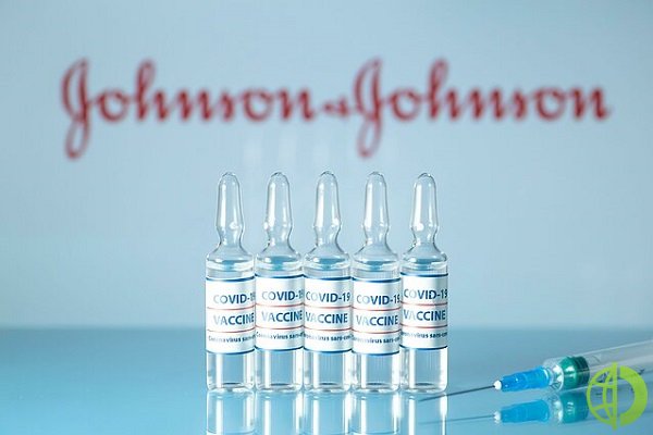 Вакцина Johnson & Johnson имеет эффективность 67% в предотвращении инфекций и 85% в предотвращении тяжелых случаев Covid-19