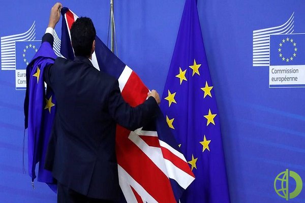 Соглашение о Brexit предусматривает, что Северная Ирландия получает двойной статус, одновременно оставаясь в составе Великобритании и таможенной территории ЕС