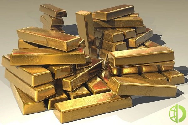 Инвесторам советуют либо вовсе избавиться от золотых активов либо ограничить риски