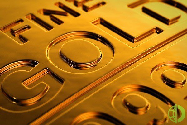 Спотовая цена на золото снизилась на 0,1% до 1 815,32 доллара за унцию