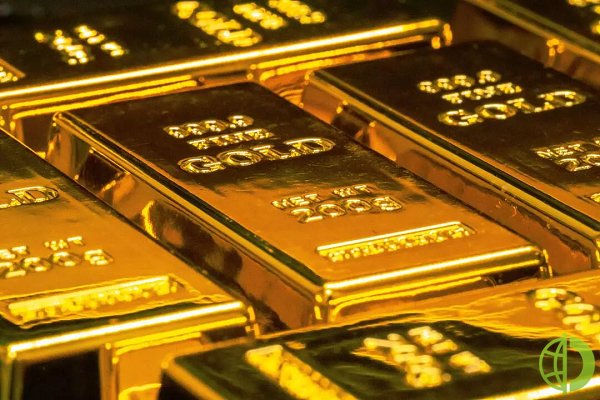 Спот-цена золота упала на 0,8% до 1792,38 доллара за унцию