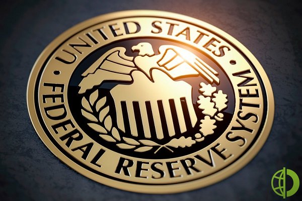 Представители ФРС единогласно выразили готовность поднимать процентные ставки настолько высоко, насколько это необходимо, чтобы инфляцию достигла целевого показателя Центробанка в 2%