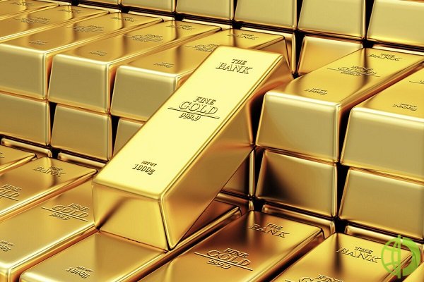 Спот цена золота снизилась на 0,1% до 1641,21 доллара за унцию