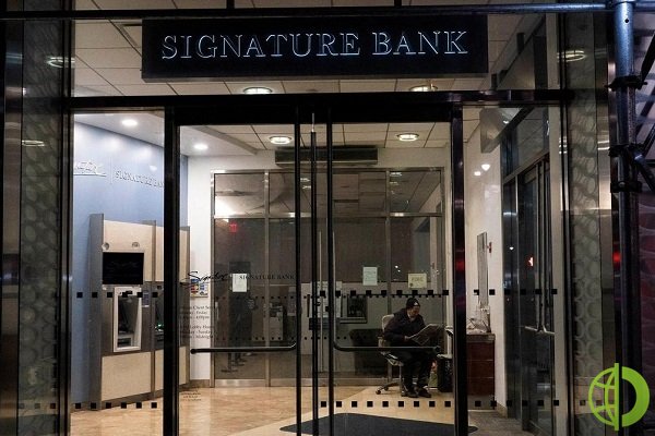 Руководство Signature Bank было отстранено от управления банком