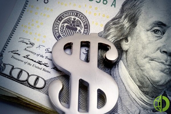 Американский доллар прервал полосу падений в конце год