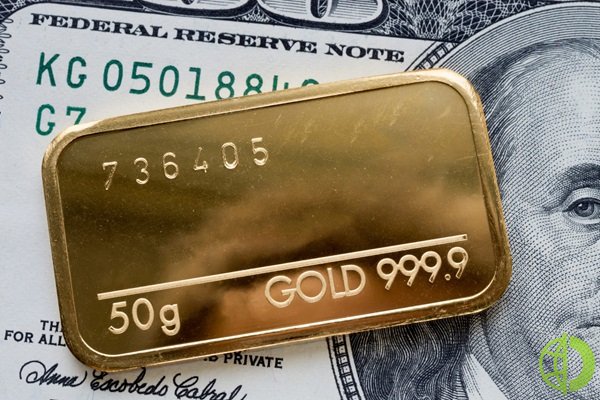 Фьючерсы на золото на COMEX подешевели на 0,4%, до 2022,60 доллара за унцию