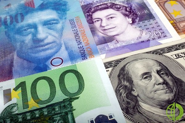 Американский доллар достиг максимума против фунта и евро