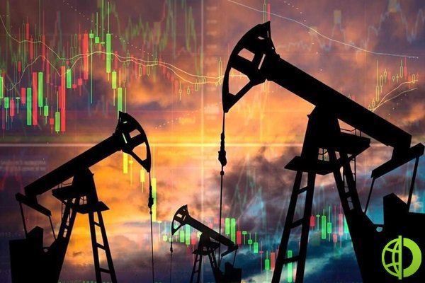 Августовские фьючерсы на нефть марки Brent подешевели на 0,36%, до 82,32 доллара за баррель