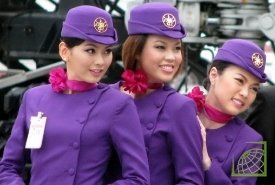 Приемы китайской школы ушу помогут стюардессам Hong Kong Airlines обуздать буйных пассажиров