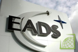 Компания EADS разрабатывает, производит и продаёт гражданские и военные самолёты, ракеты-носители и связанные с ними системы.
