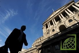 Банк Англии решил отказаться от замораживания заработных плат.